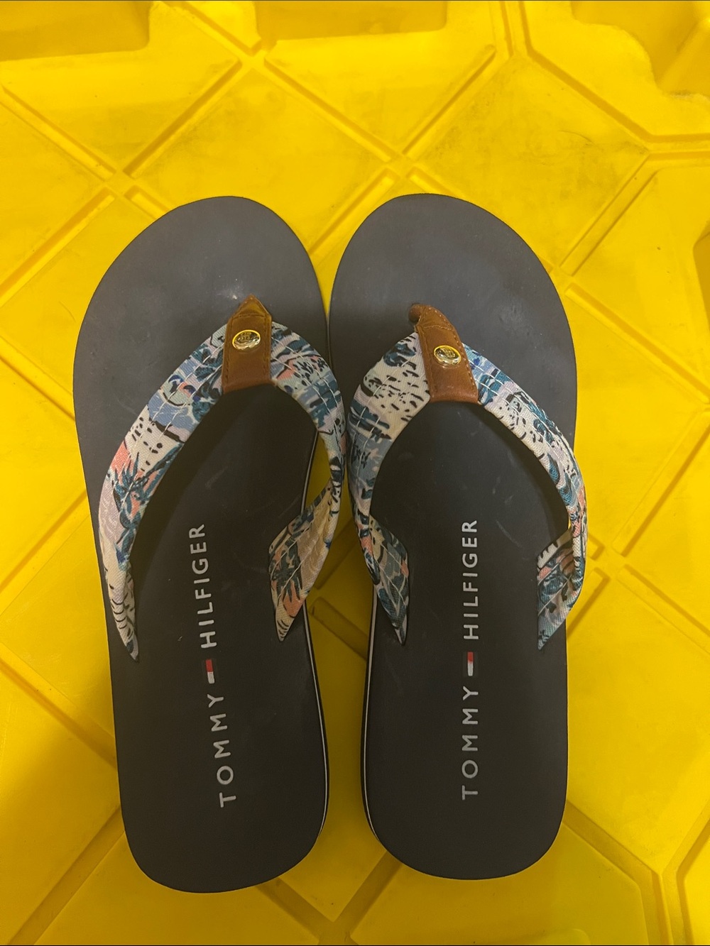 Tommy Hilfiger Black Flip Flop Sandals with Patterned Straps